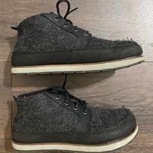 Altra Commute men’s wool dress boots size 9